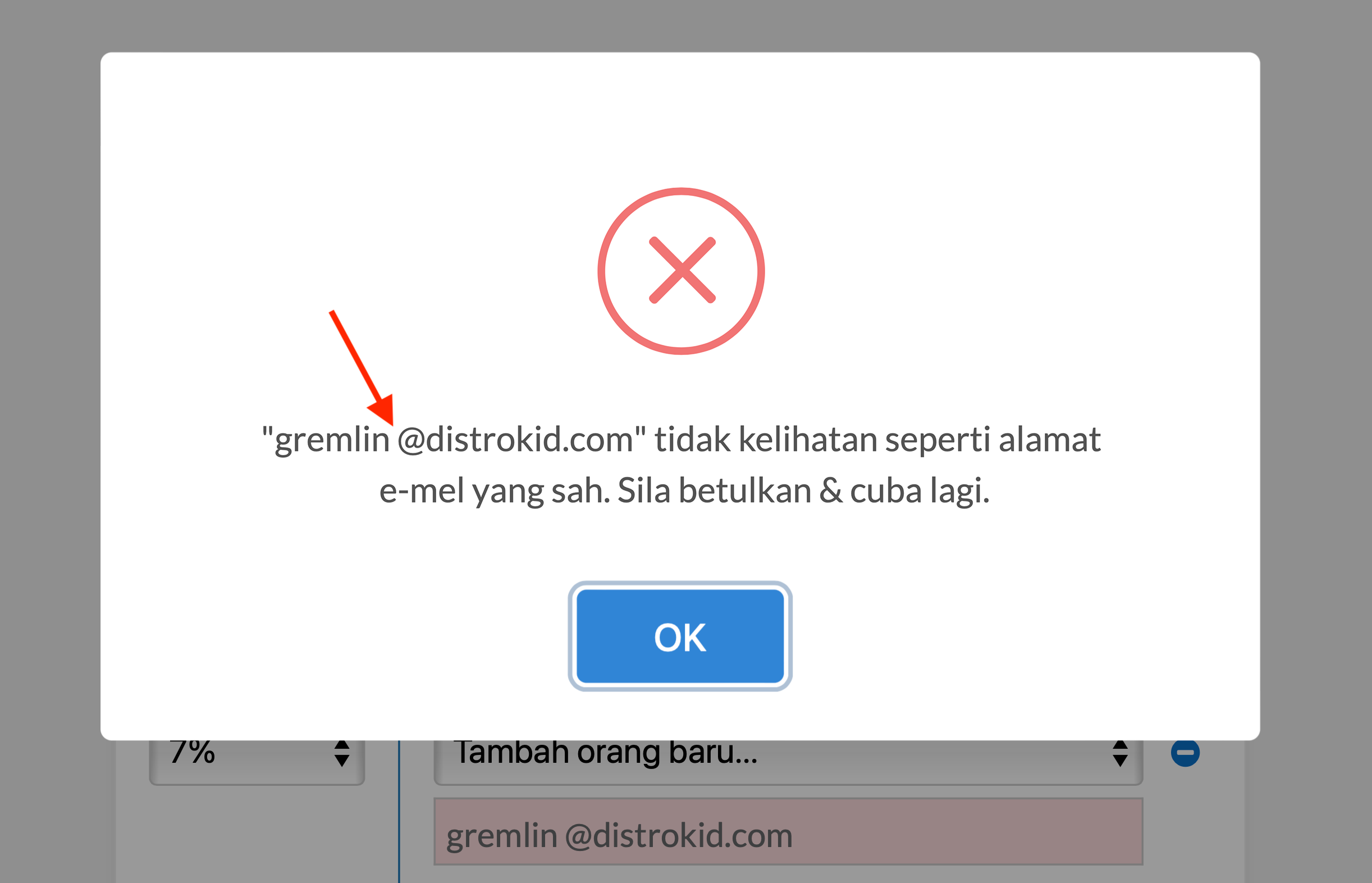 Tangkapan skrin pop-up mesej ralat bagi e-mel pembahagian tidak sah: kemungkinan jarak huruf yang salah dalam e-mel yang diserahkan oleh pengguna.